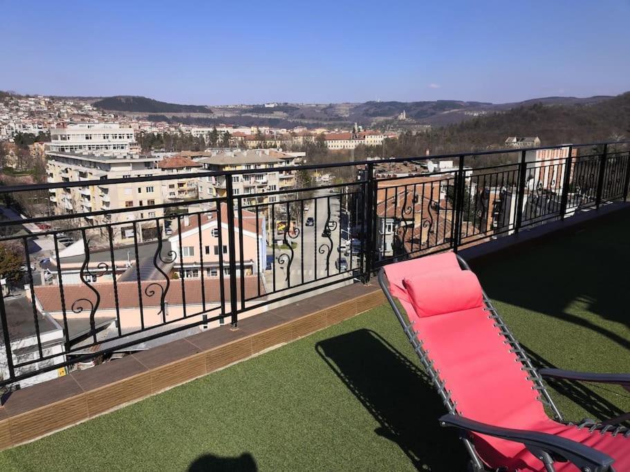 Unique Studio- Great Balcony And View! Parking Possibility! Veliko Tărnovo Esterno foto