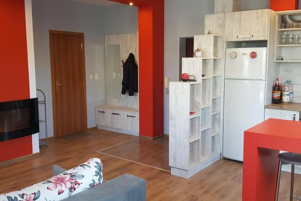 Unique Studio- Great Balcony And View! Parking Possibility! Veliko Tărnovo Esterno foto