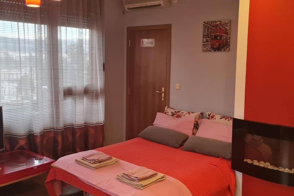 Unique Studio- Great Balcony And View! Parking Possibility! Veliko Tărnovo Esterno foto