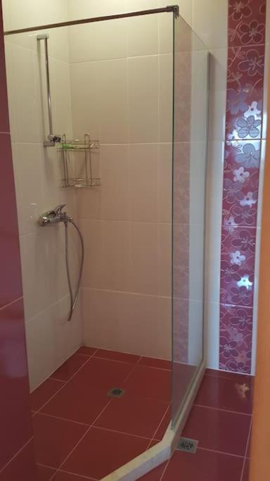 Unique Studio- Great Balcony And View! Parking Possibility! Veliko Tărnovo Esterno foto