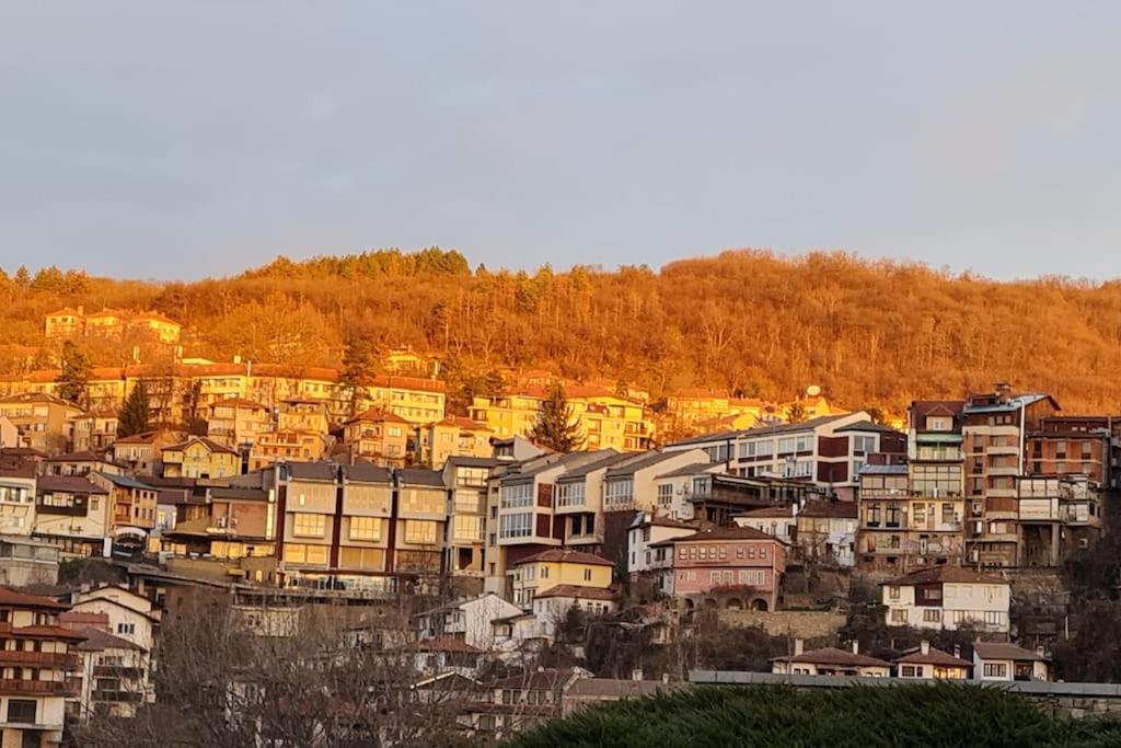 Unique Studio- Great Balcony And View! Parking Possibility! Veliko Tărnovo Esterno foto